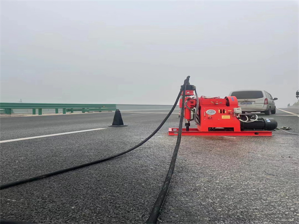 黄埔马路路基路面开裂下沉注浆加固灌浆